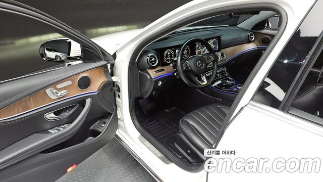 Mercedes-Benz E-Class E300 4MATIC Exclusive