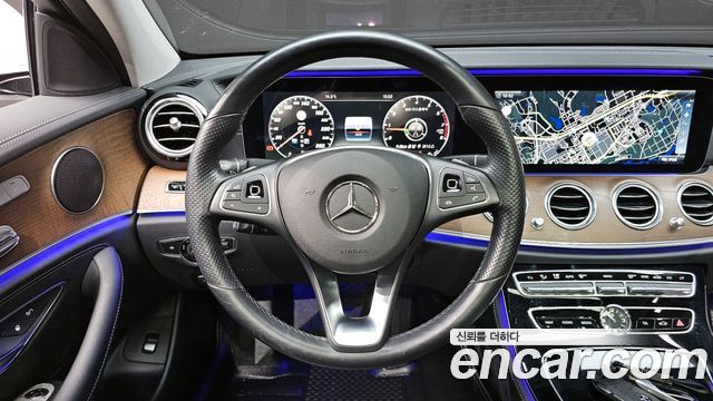 Mercedes-Benz E-Class E300 4MATIC Exclusive