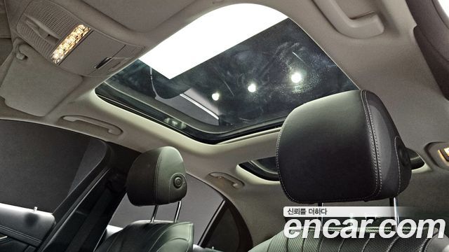 Mercedes-Benz E-Class E300 4MATIC Exclusive