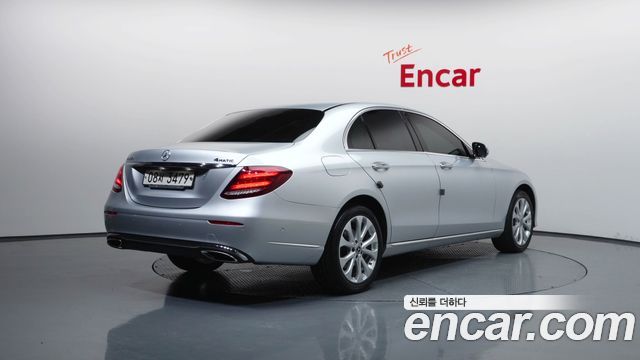 Mercedes-Benz E-Class E300 4MATIC Exclusive