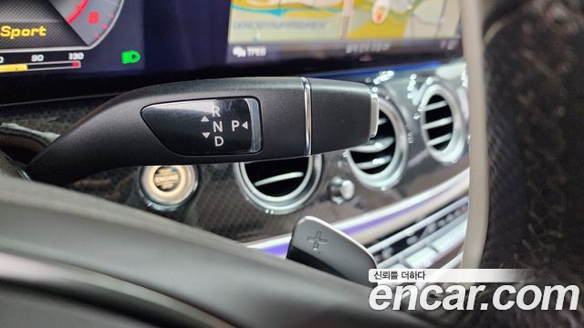 Mercedes-Benz E-Class E300 4MATIC Exclusive