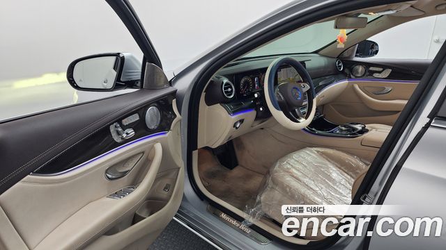 Mercedes-Benz E-Class E300 4MATIC Exclusive