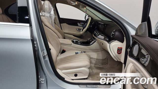 Mercedes-Benz E-Class E300 4MATIC Exclusive