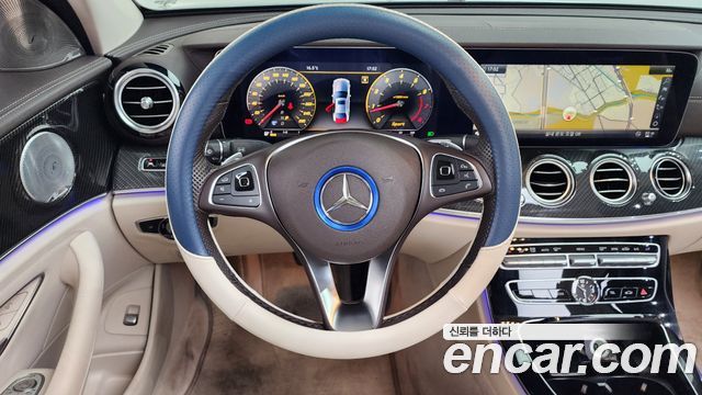 Mercedes-Benz E-Class E300 4MATIC Exclusive