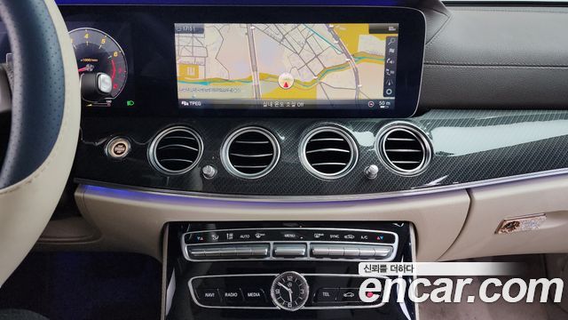 Mercedes-Benz E-Class E300 4MATIC Exclusive