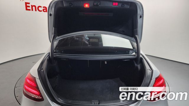 Mercedes-Benz E-Class E300 4MATIC Exclusive