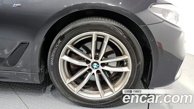 BMW 5-Series 520d M Sport Package Plus