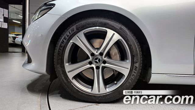 Mercedes-Benz E-Class E300 Avantgarde