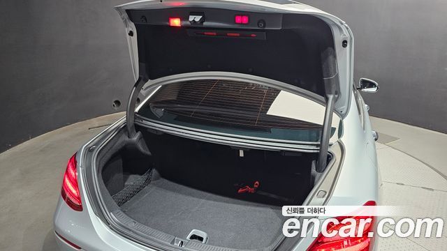 Mercedes-Benz E-Class E300 Avantgarde