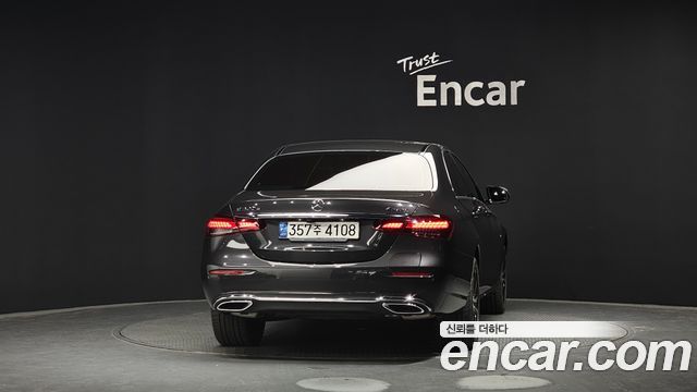 Mercedes-Benz E-Class E300e 4MATIC Exclusive