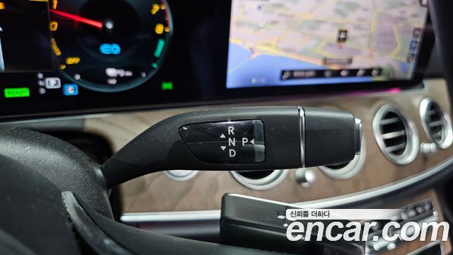 Mercedes-Benz E-Class E300e 4MATIC Exclusive