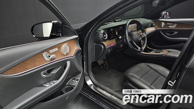 Mercedes-Benz E-Class E300e 4MATIC Exclusive