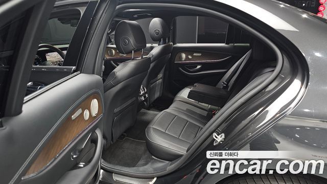 Mercedes-Benz E-Class E300e 4MATIC Exclusive