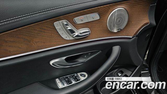 Mercedes-Benz E-Class E300e 4MATIC Exclusive