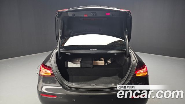 Mercedes-Benz E-Class E300e 4MATIC Exclusive