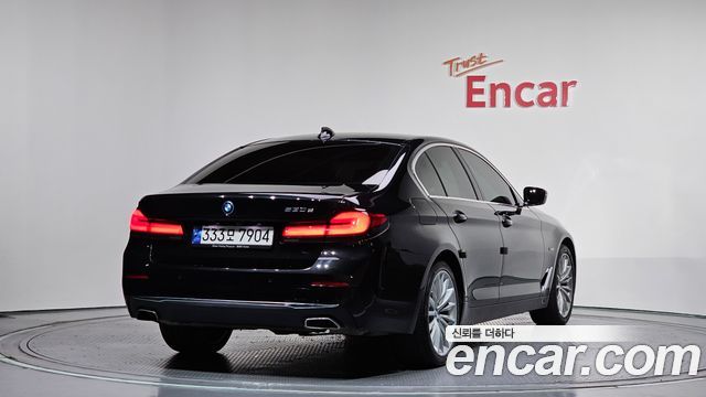 BMW 5-Series 530e Luxury
