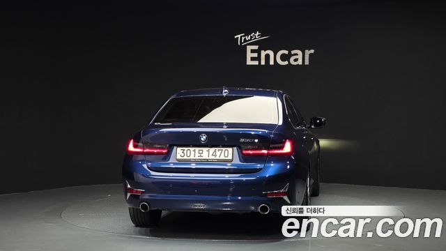 BMW 3-Series 330e Luxury