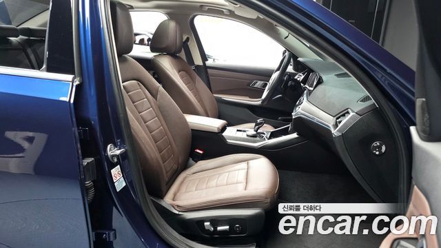 BMW 3-Series 330e Luxury