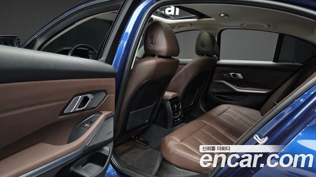 BMW 3-Series 330e Luxury