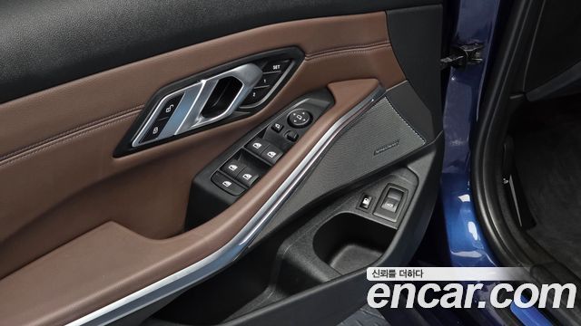 BMW 3-Series 330e Luxury