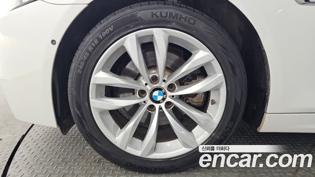 BMW 5-Series 528i xDrive M Aero Dynamic