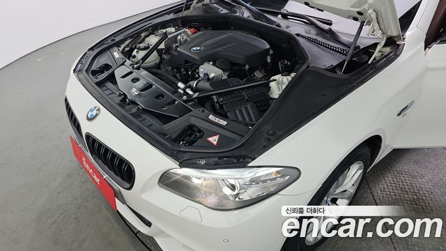 BMW 5-Series 528i xDrive M Aero Dynamic