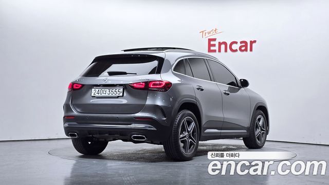 Mercedes-Benz GLA-Class GLA250 4MATIC