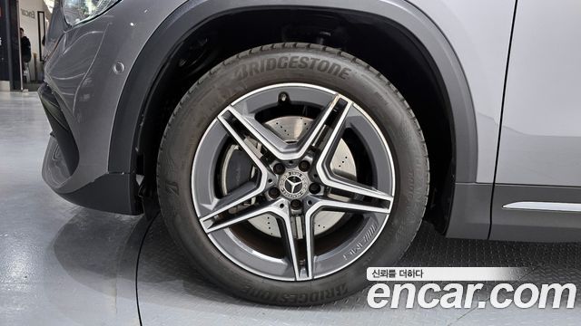 Mercedes-Benz GLA-Class GLA250 4MATIC