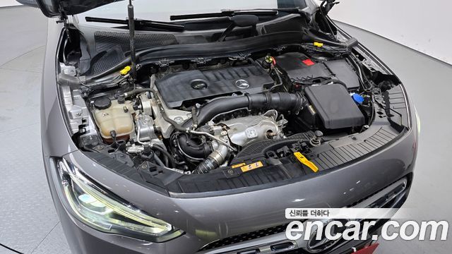Mercedes-Benz GLA-Class GLA250 4MATIC