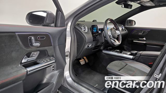 Mercedes-Benz GLA-Class GLA250 4MATIC
