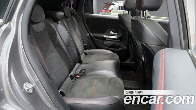 Mercedes-Benz GLA-Class GLA250 4MATIC