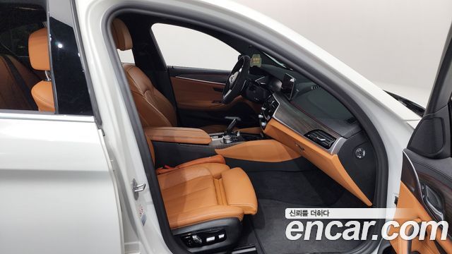 BMW 5-Series 530e M Sport