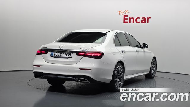 Mercedes-Benz E-Class E220d 4MATIC AMG Line