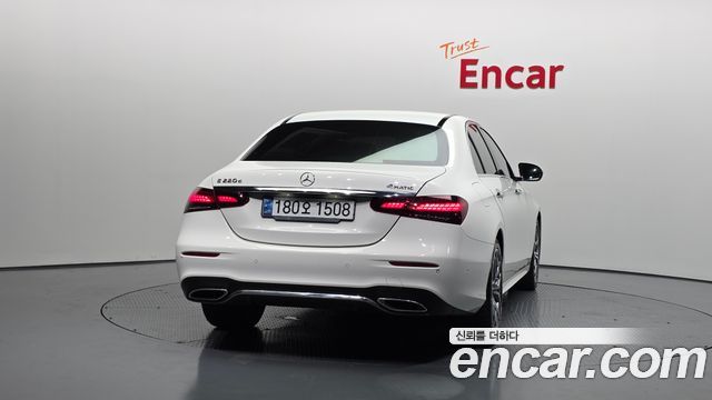 Mercedes-Benz E-Class E220d 4MATIC AMG Line