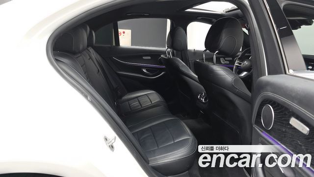 Mercedes-Benz E-Class E220d 4MATIC AMG Line