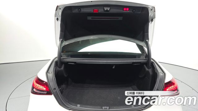 Mercedes-Benz E-Class E220d 4MATIC AMG Line