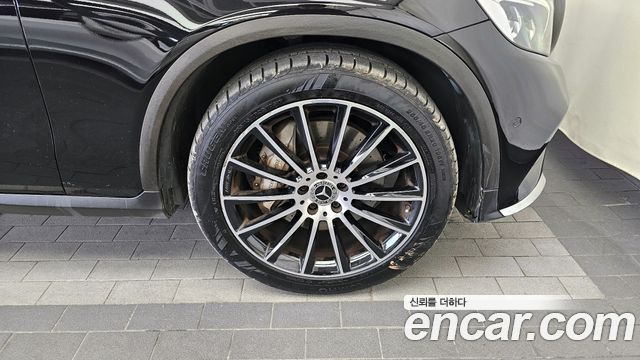 Mercedes-Benz GLC-Class GLC300 4MATIC AMG Line Coupe