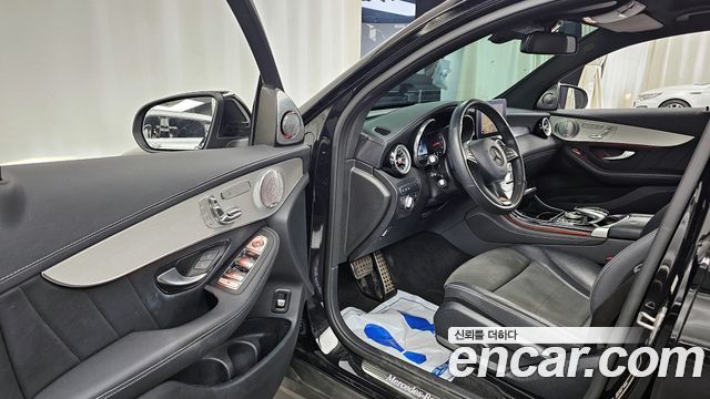 Mercedes-Benz GLC-Class GLC300 4MATIC AMG Line Coupe