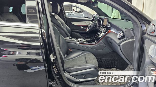 Mercedes-Benz GLC-Class GLC300 4MATIC AMG Line Coupe