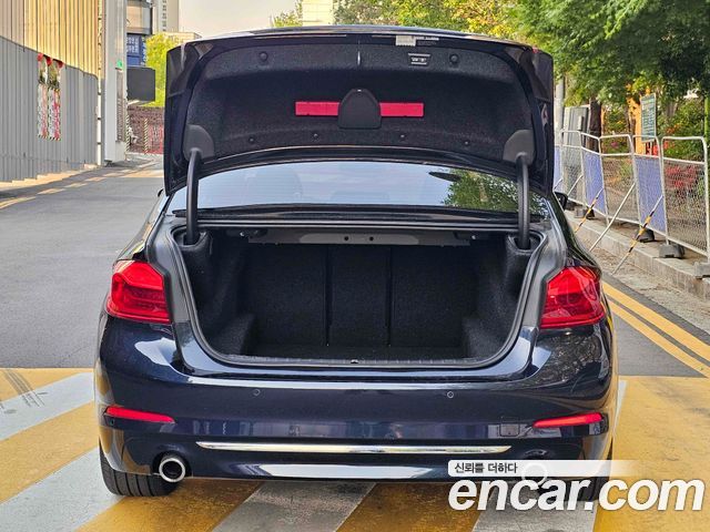 BMW 5-Series 520d Luxury Plus