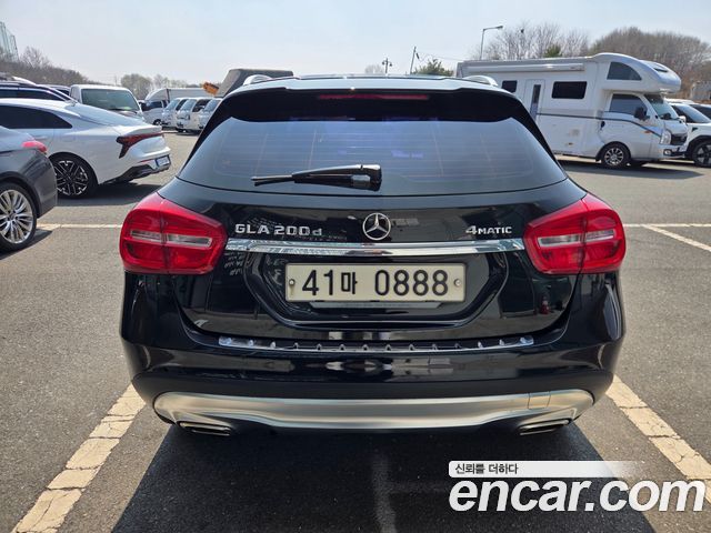 Mercedes-Benz GLA-Class GLA200 d 4MATIC