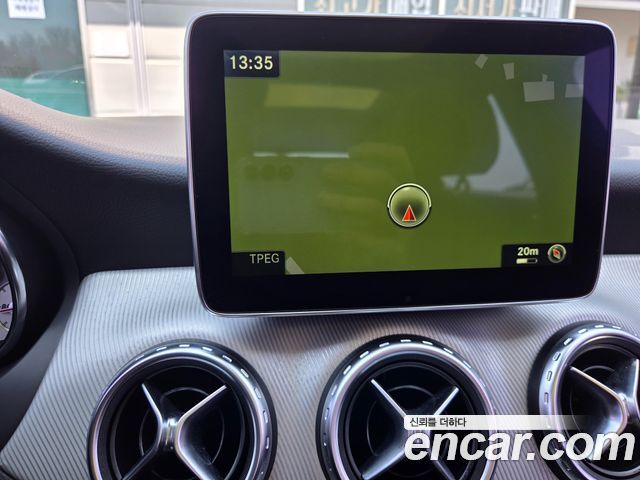 Mercedes-Benz GLA-Class GLA200 d 4MATIC