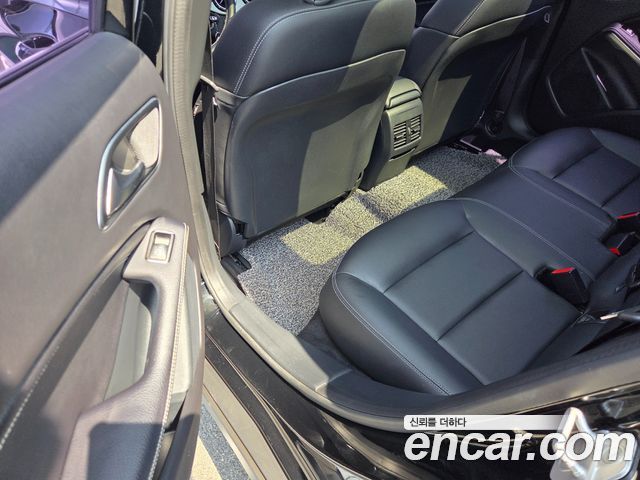 Mercedes-Benz GLA-Class GLA200 d 4MATIC