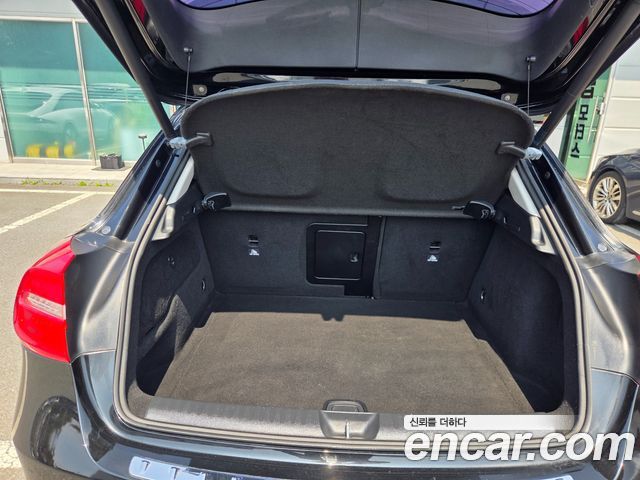 Mercedes-Benz GLA-Class GLA200 d 4MATIC