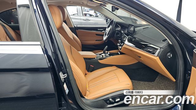 BMW 5-Series 520i Luxury