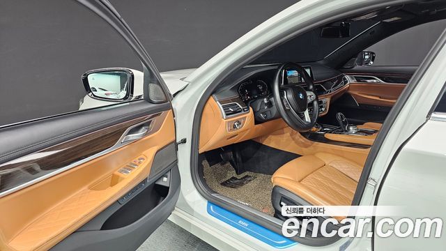 BMW 7-Series 740Li xDrive Design Pure Excellence