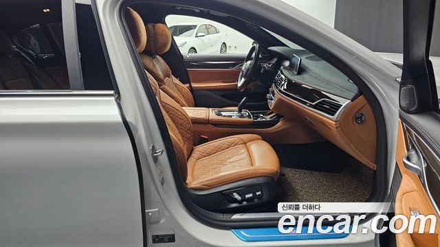 BMW 7-Series 740Li xDrive Design Pure Excellence