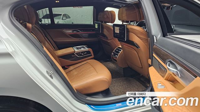 BMW 7-Series 740Li xDrive Design Pure Excellence