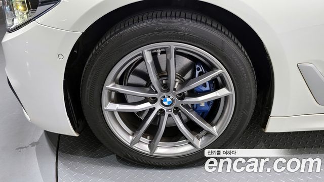 BMW 5-Series 530i xDrive M Sport Package Plus