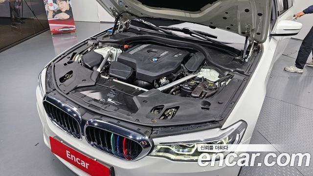 BMW 5-Series 530i xDrive M Sport Package Plus